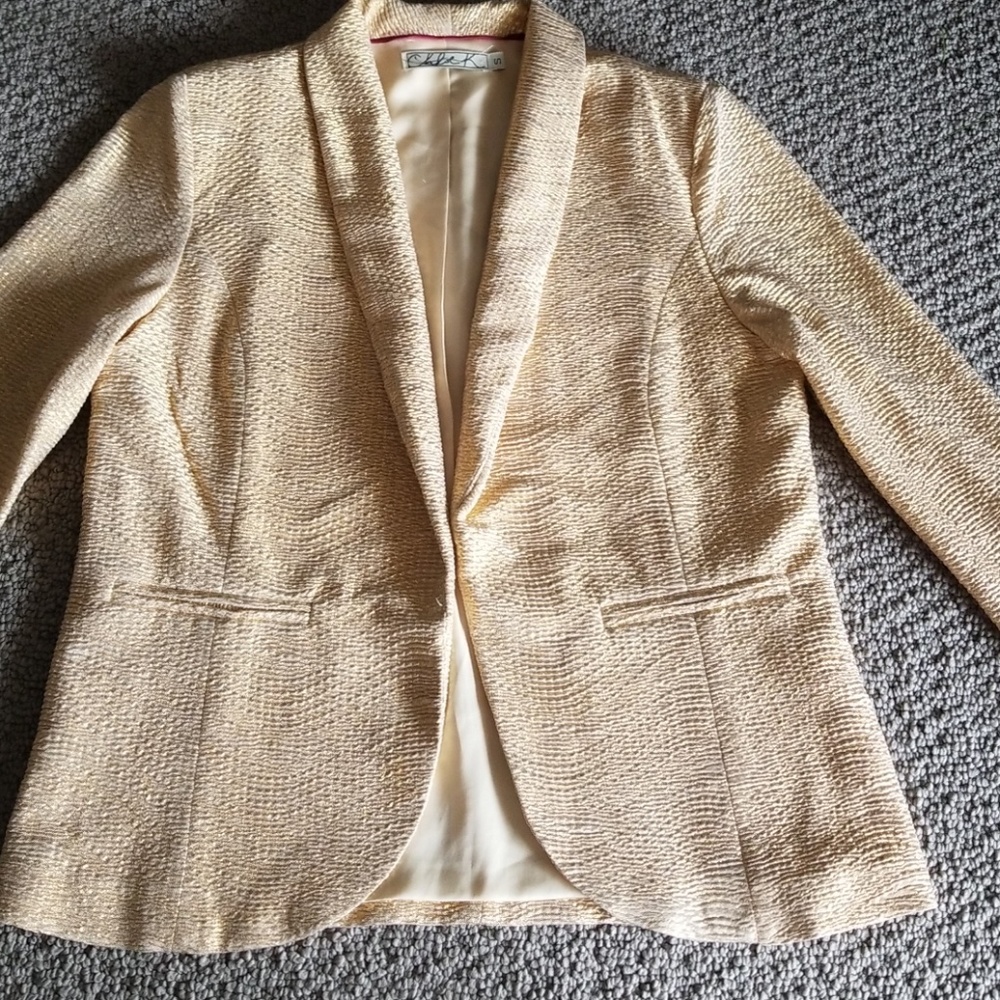 GOLD BLAZER 💫